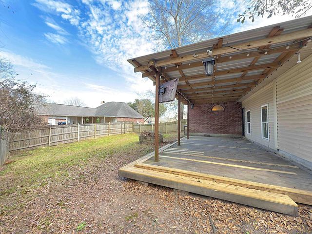 32495 Magnolia Ct, Denham Springs, LA 70706