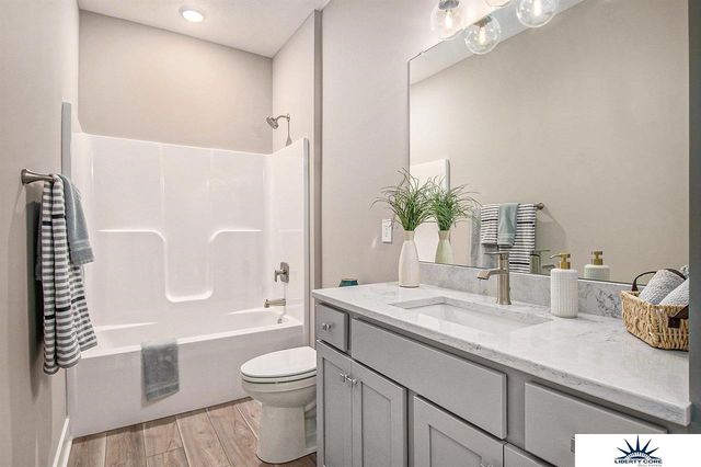 12162 S 115th Street, Papillion, NE 68046