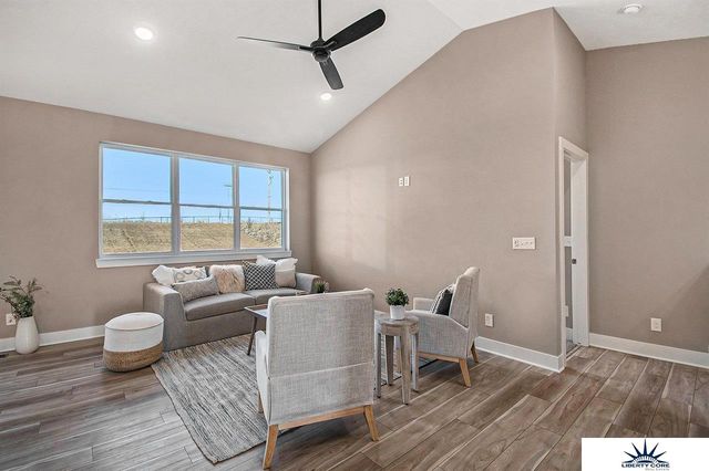 12162 S 115th Street, Papillion, NE 68046