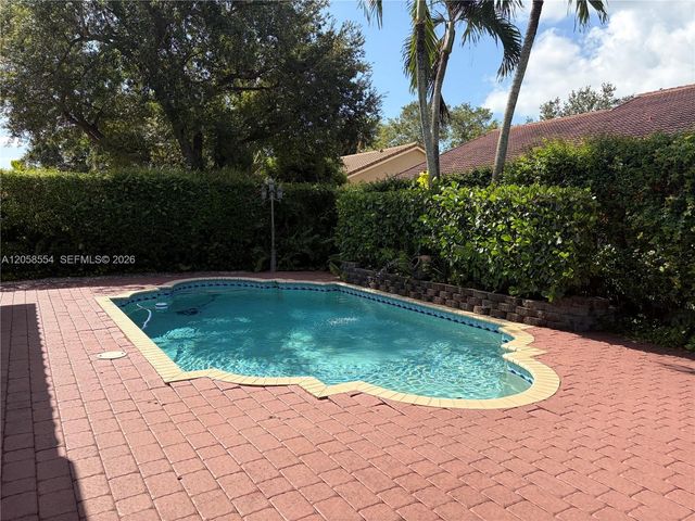 19450 NW 7th St, Pembroke Pines, FL 33029