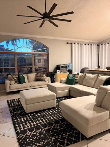 19450 NW 7th St, Pembroke Pines, FL 33029