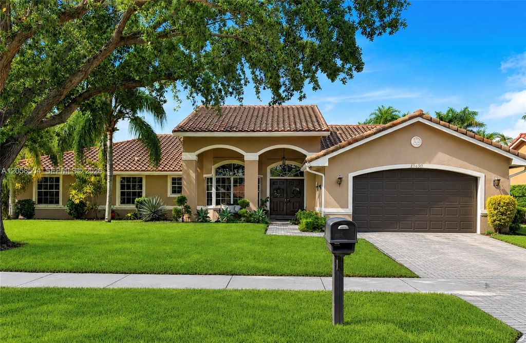 19450 NW 7th St, Pembroke Pines, FL 33029