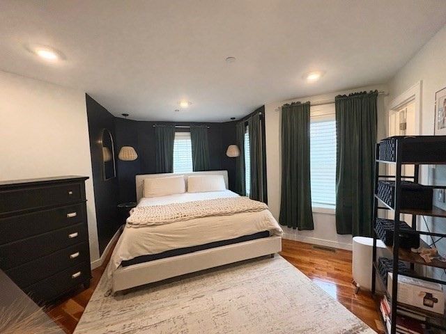 242 R Broadway 1, Somerville, MA 02145