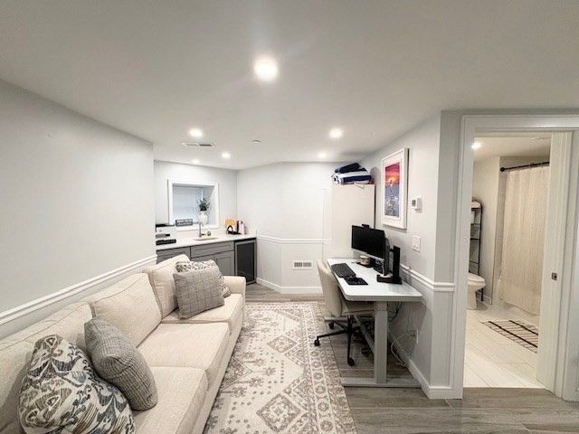 242 R Broadway 1, Somerville, MA 02145
