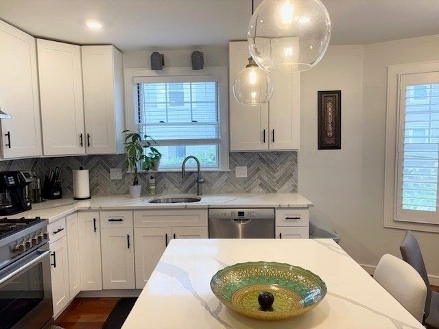 242 R Broadway 1, Somerville, MA 02145