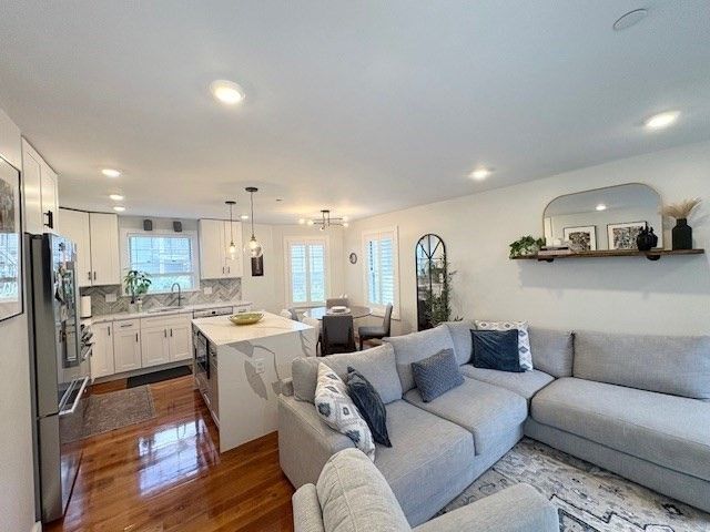 242 R Broadway 1, Somerville, MA 02145