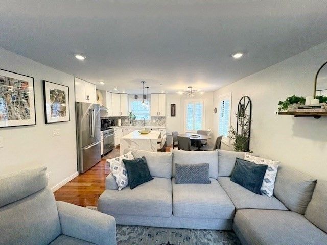 242 R Broadway 1, Somerville, MA 02145