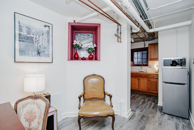 622 W Briar Place G, Chicago, IL 60657