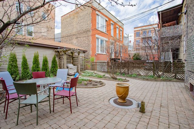 622 W Briar Place G, Chicago, IL 60657