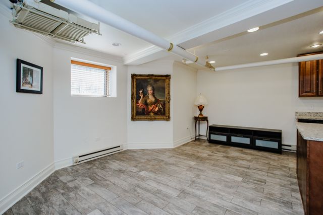 622 W Briar Place G, Chicago, IL 60657