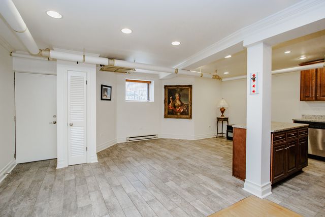622 W Briar Place G, Chicago, IL 60657