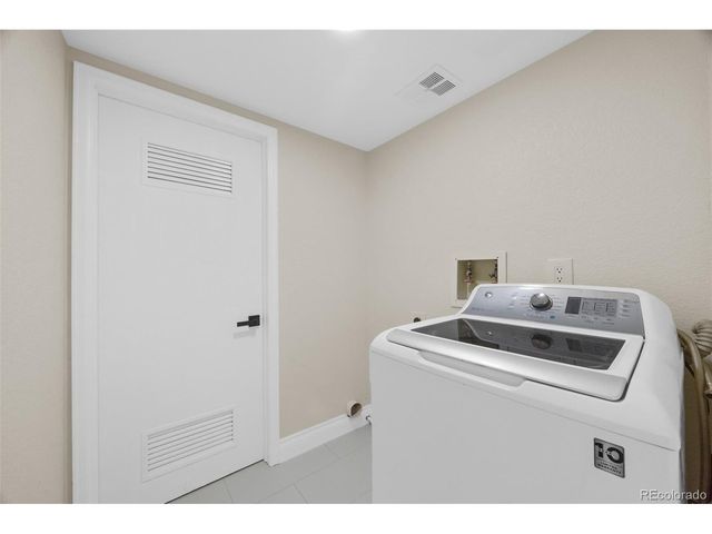 7415 Chase St, Arvada, CO 80003