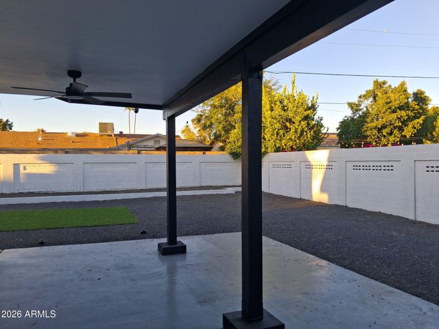 106 E EL CAMINO Drive, Phoenix, AZ 85020