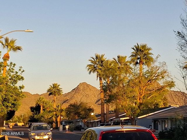 106 E EL CAMINO Drive, Phoenix, AZ 85020