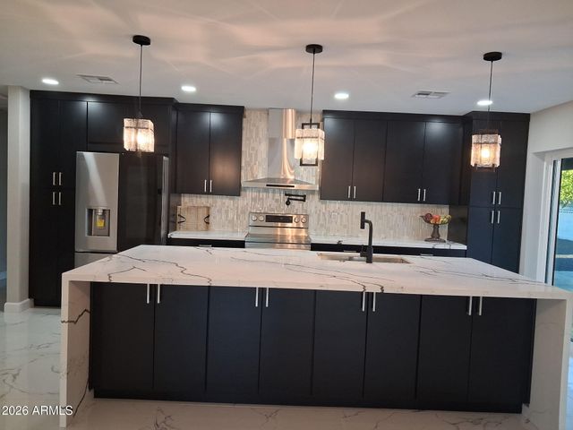 106 E EL CAMINO Drive, Phoenix, AZ 85020