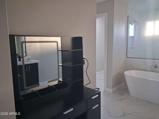 106 E EL CAMINO Drive, Phoenix, AZ 85020