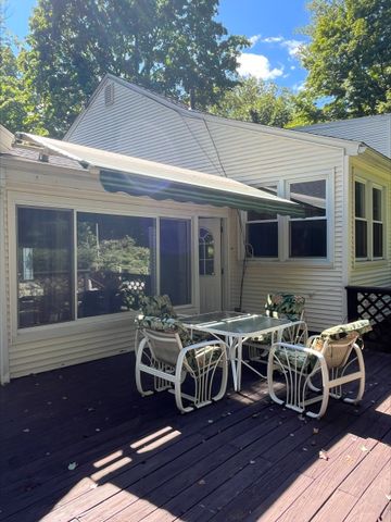 18 Highland Park Drive, West Springfield, MA 01089