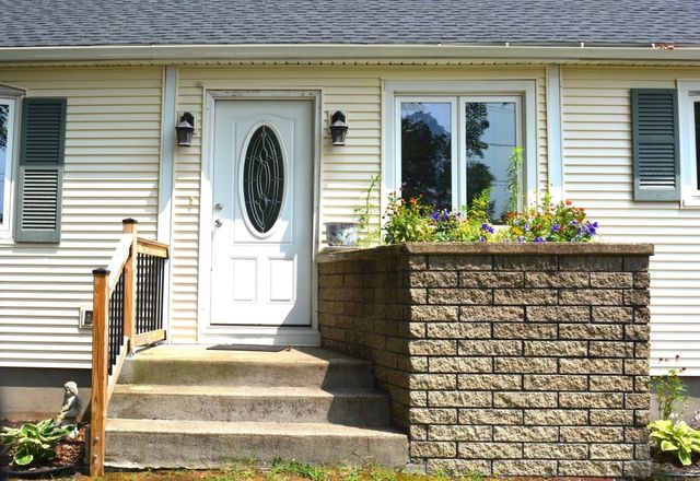 18 Highland Park Drive, West Springfield, MA 01089