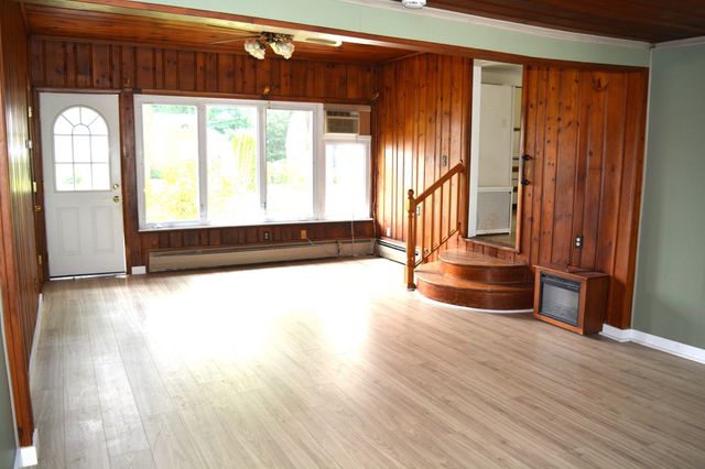 18 Highland Park Drive, West Springfield, MA 01089