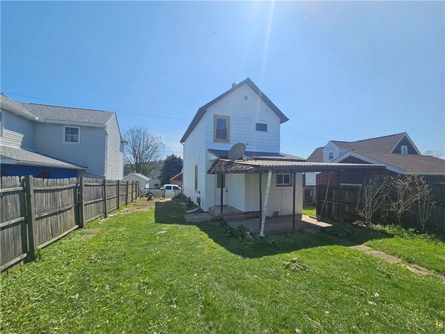 807 Hazlett Ave, Brackenridge, PA 15014