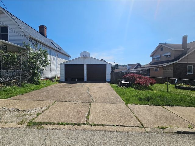 807 Hazlett Ave, Brackenridge, PA 15014