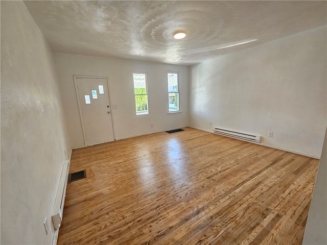 807 Hazlett Ave, Brackenridge, PA 15014