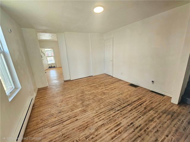 807 Hazlett Ave, Brackenridge, PA 15014