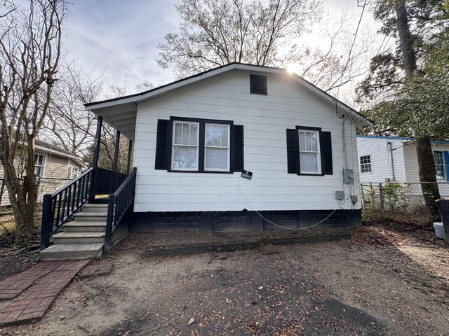 1931 Token Street, North Charleston, SC 29405