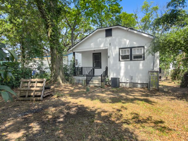 1931 Token Street, North Charleston, SC 29405