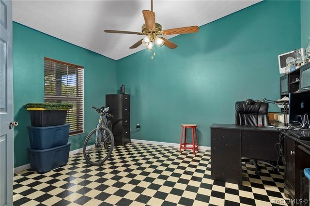 1710 S Iroquois Avenue, Homosassa, FL 34448