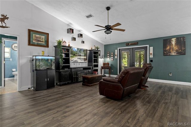 1710 S Iroquois Avenue, Homosassa, FL 34448