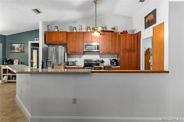 1710 S Iroquois Avenue, Homosassa, FL 34448