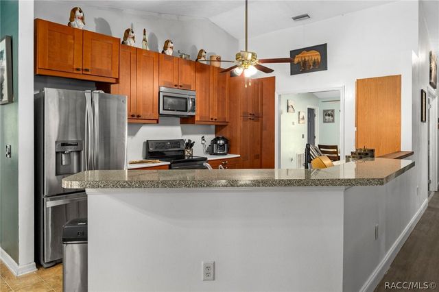 1710 S Iroquois Avenue, Homosassa, FL 34448