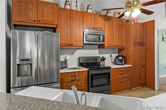 1710 S Iroquois Avenue, Homosassa, FL 34448