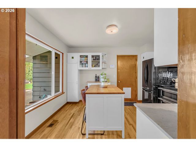 13417 Sw 61ST Ave, Portland, OR 97219