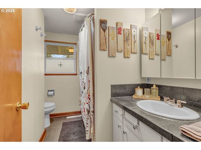 13417 Sw 61ST Ave, Portland, OR 97219