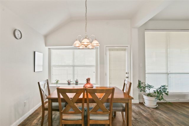 801 Cobblestone Drive, Lewisville, TX 75067