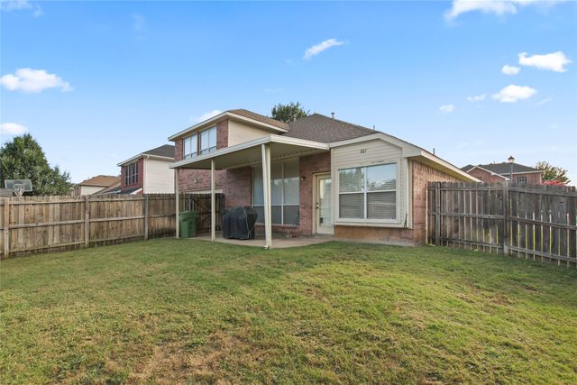 801 Cobblestone Drive, Lewisville, TX 75067