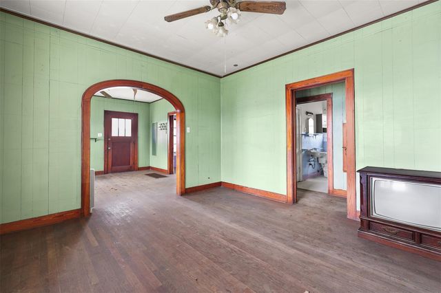 5127 Bernardo De Galvez, Galveston, TX 77551