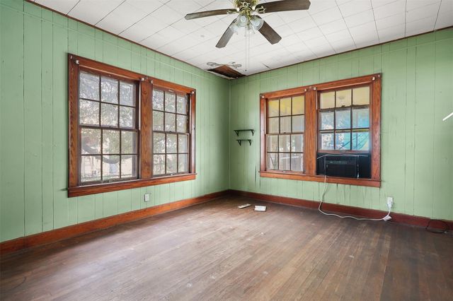 5127 Bernardo De Galvez, Galveston, TX 77551