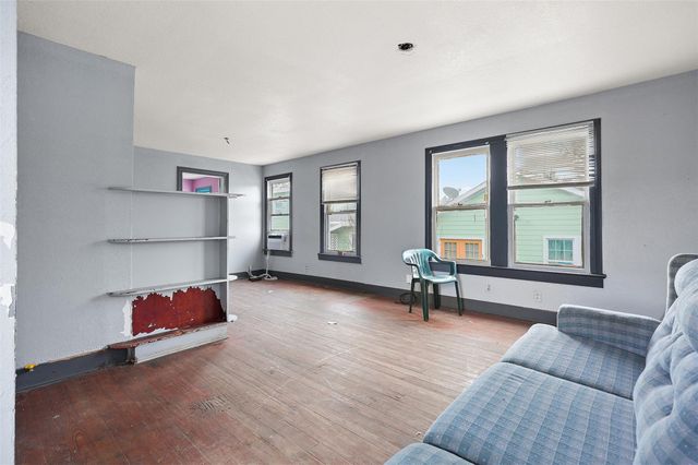 5127 Bernardo De Galvez, Galveston, TX 77551