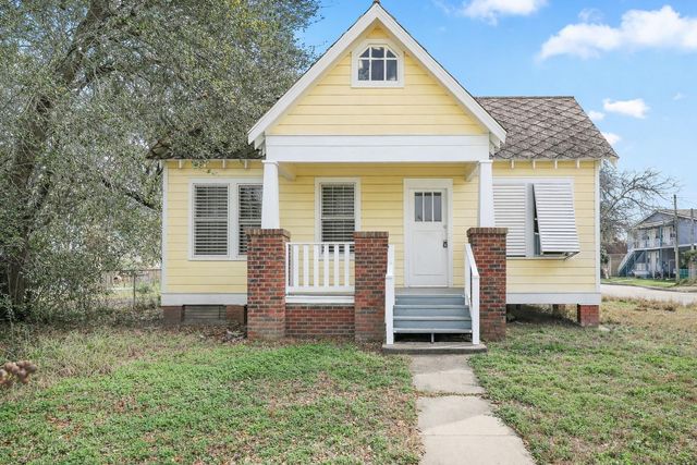 5127 Bernardo De Galvez, Galveston, TX 77551