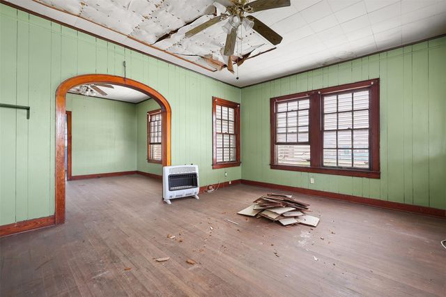 5127 Bernardo De Galvez, Galveston, TX 77551