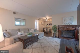 6106 HILLTOP DR #16, Brookhaven, PA 19015
