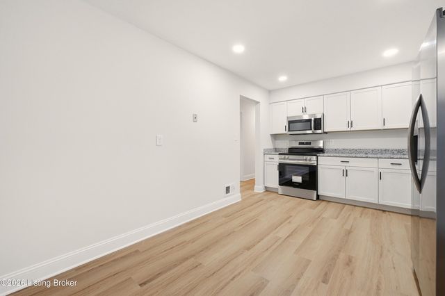 4402 Billy Bone Ct, Louisville, KY 40229