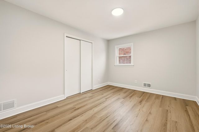 4402 Billy Bone Ct, Louisville, KY 40229