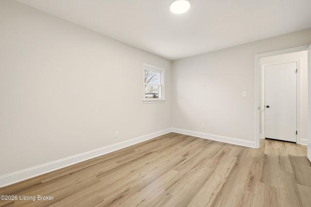 4402 Billy Bone Ct, Louisville, KY 40229