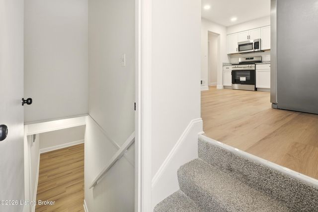 4402 Billy Bone Ct, Louisville, KY 40229