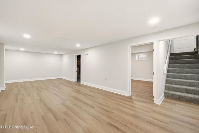 4402 Billy Bone Ct, Louisville, KY 40229