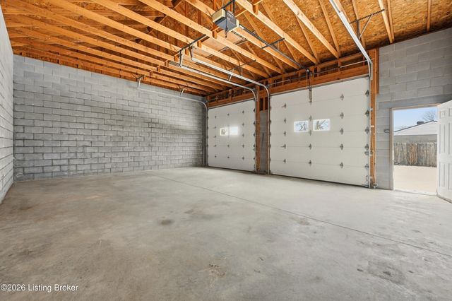 4402 Billy Bone Ct, Louisville, KY 40229